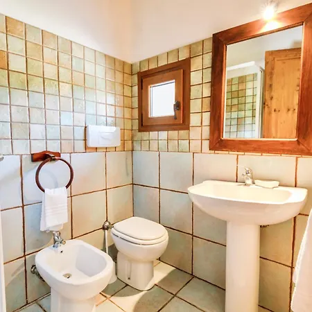 Surrounded By Greenery With Swimming Pool In Just 300 Meters From The Sea 3* Badesi