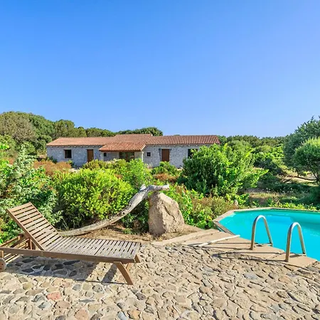 Aparthotel Surrounded By Greenery With Swimming Pool In Just 300 Meters From The Sea Badesi