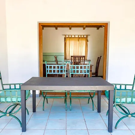 Surrounded By Greenery With Swimming Pool In Just 300 Meters From The Sea Aparthotel 3*