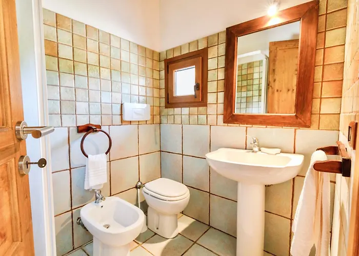 Surrounded By Greenery With Swimming Pool In Just 300 Meters From The Sea 3* באדזי
