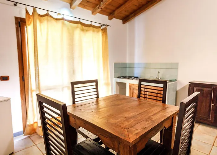 מלון דירות Surrounded By Greenery With Swimming Pool In Just 300 Meters From The Sea באדזי